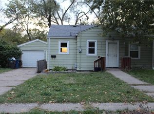 1274 E 33rd Ct, Des Moines, IA 50317