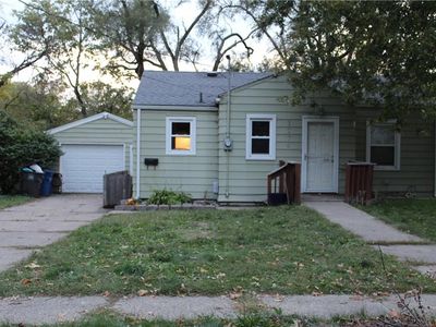 1274 E 33rd Ct, Des Moines, IA, 50317