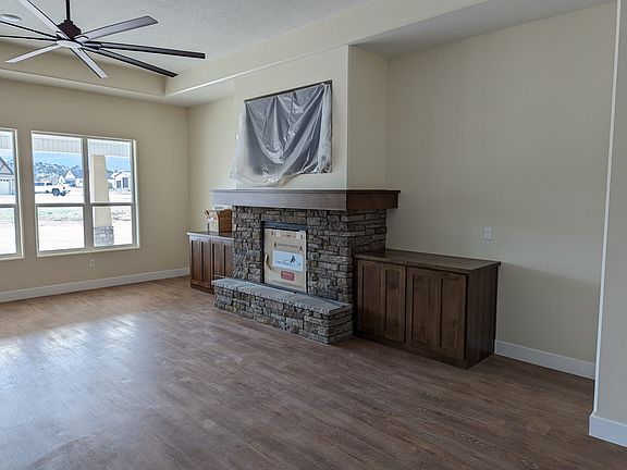 Prairie Great Room with Fireplace
