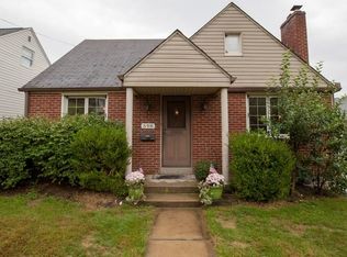 598 Sarah St, Carnegie, PA 15106