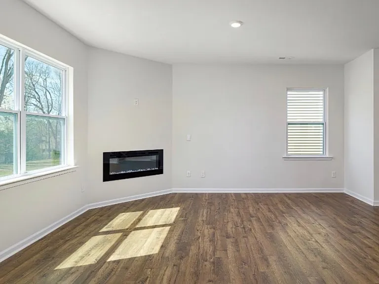 1361 37th Avenue Ln NE — Photo 7