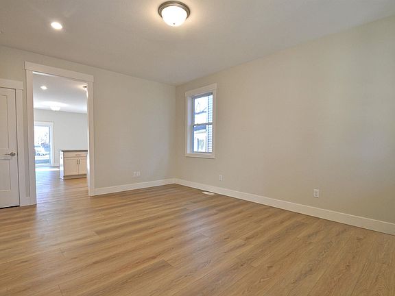 5th image of 912 Sherman Ave