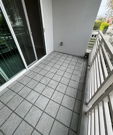 14848 Delano St #301 — Photo 12