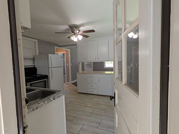 4th image of 65 Perry Rd