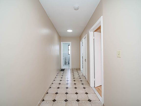 4th image of 1378 Danforth Ave