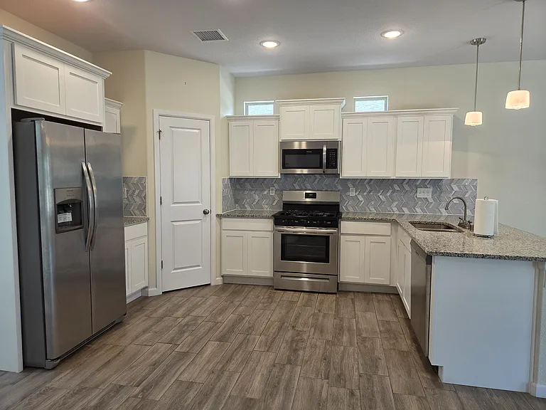 6556 Harapon St — Photo 12