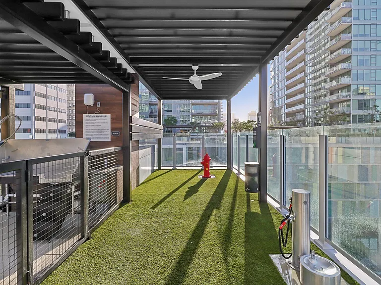 800 Broadway — Photo 45