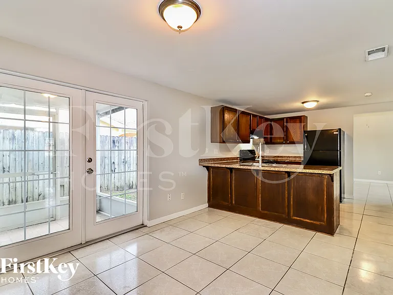 8508 Olympic Ct — Photo 5