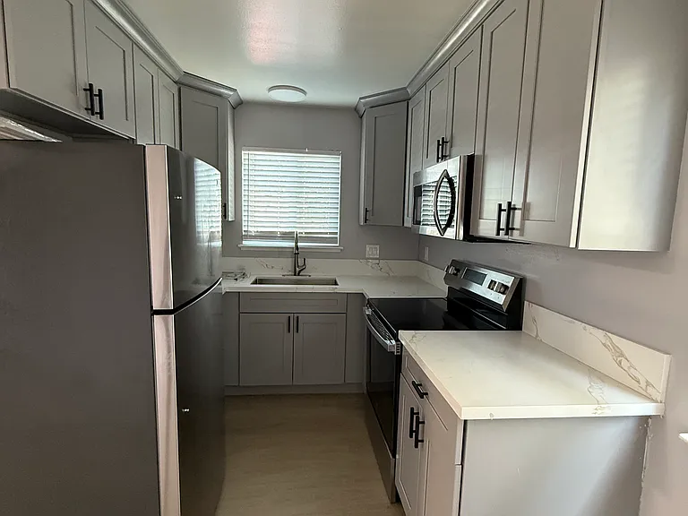 2349 Galway Ct #3 — Photo 8
