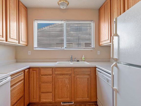 2nd image of 244 E Winslow Ave APT 1C