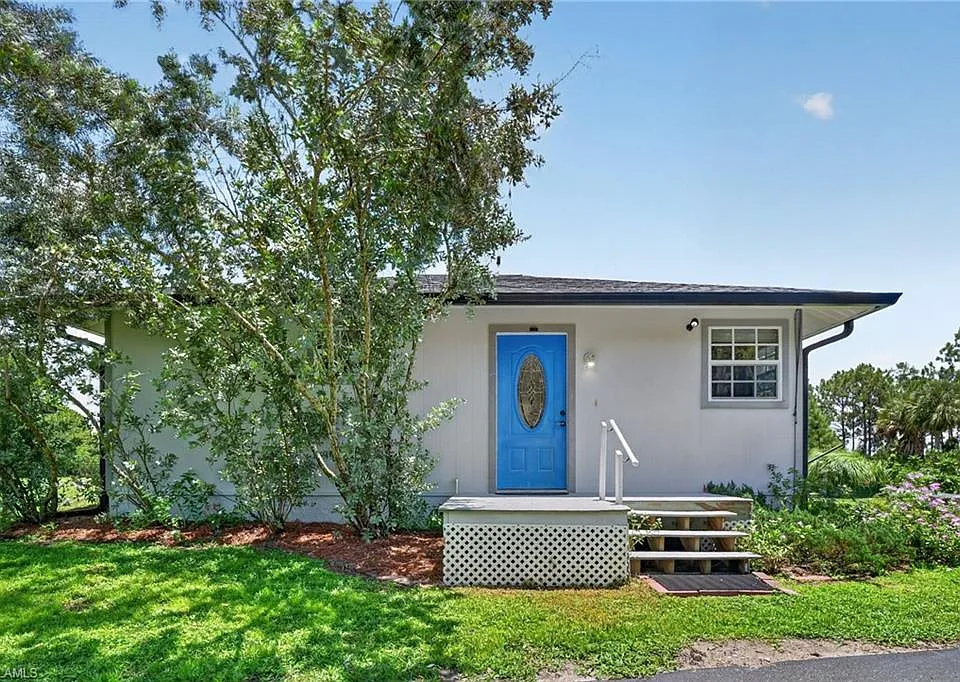 3665 54th Ave NE