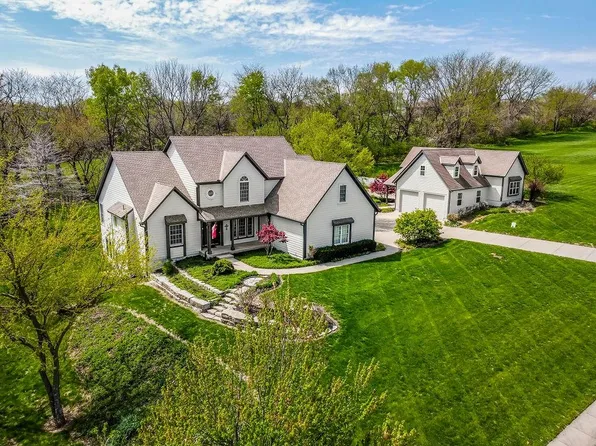 24407 W 51st St, Shawnee, KS 66226