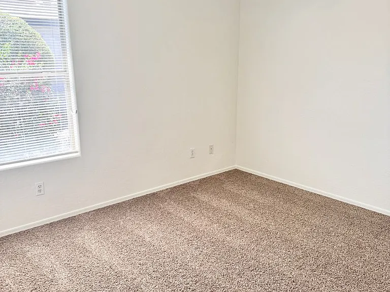 2106 W Alta Vista Rd — Photo 25