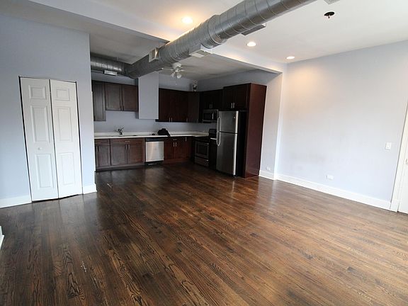 2nd image of 1034 N Ashland Ave APT 2R