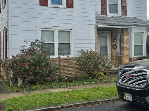 208 Calvert St, Jersey Shore, PA 17740