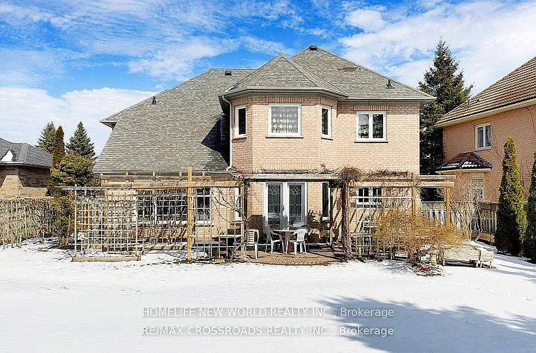 73 Reansbury Cres — Photo 33