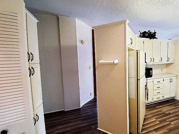 4th image of 2284 Mariposa Ave