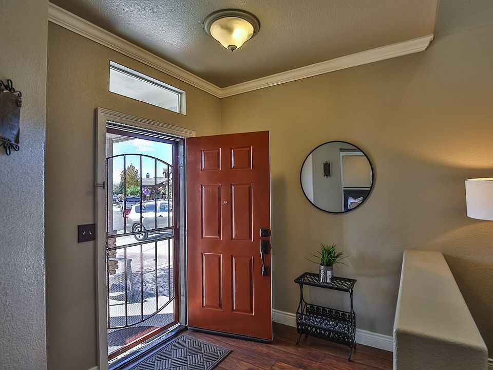 1st image of 1749 Lee Dr
