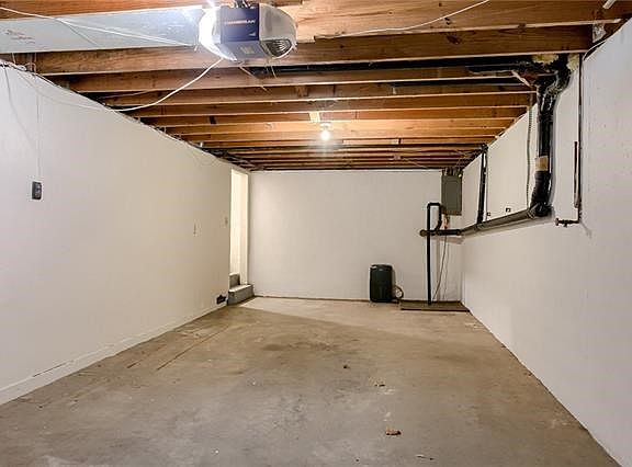 4th image of 9408-9410 E 83rd St