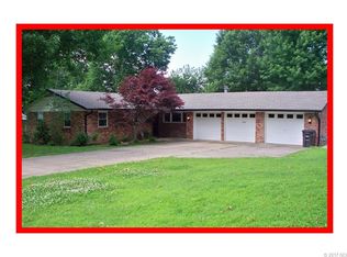 1805 Arbor Dr, Bartlesville, OK 74006
