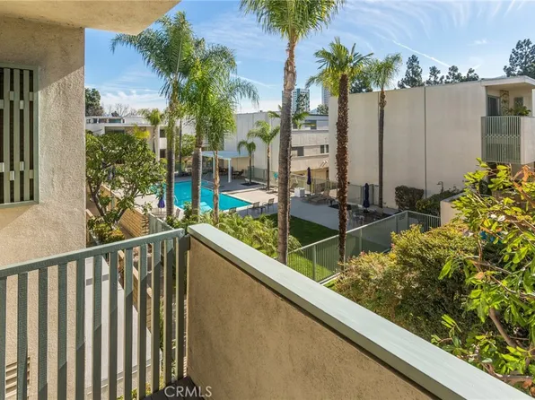 4261 W Sarah St #3, Burbank, CA 91505