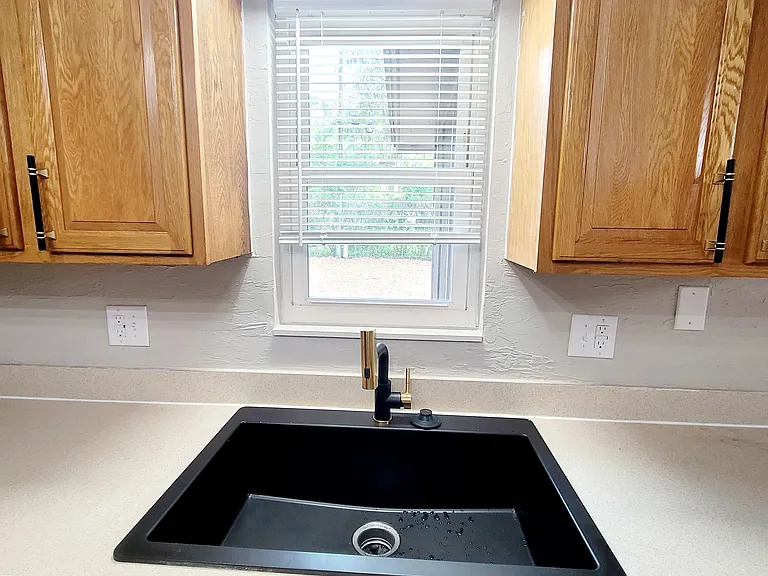 3116 W University Ave — Photo 20