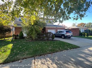 290 Ridgecrest Ave, Staten Island, NY 10312