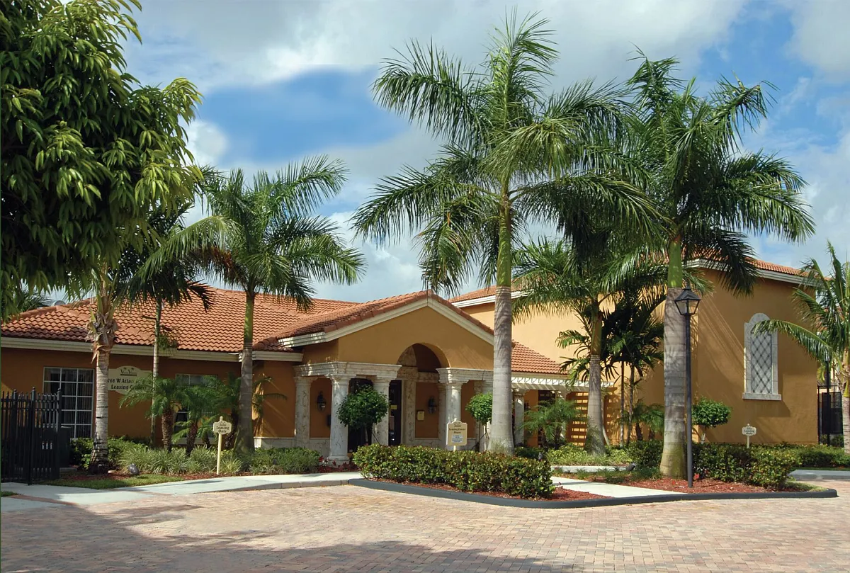 Vista Verde at Coconut Creek — Photo 3