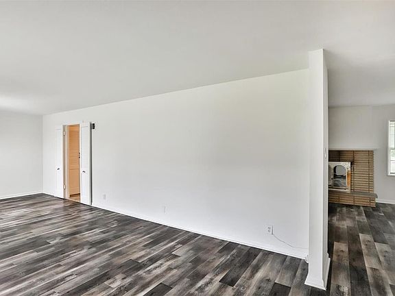 5th image of 7 Nordell Ct