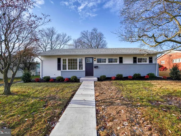2423 Woodcroft Rd, Parkville, MD 21234