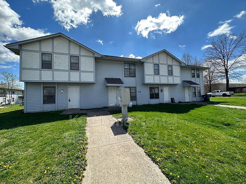 1st image of 808 SW Meadowridge Dr APT B