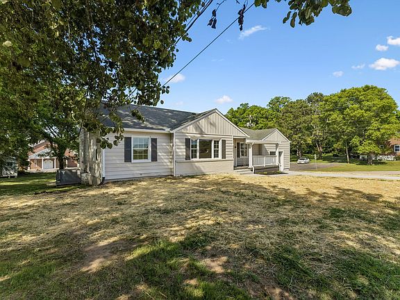 2nd image of 1057 Mapleash Ave