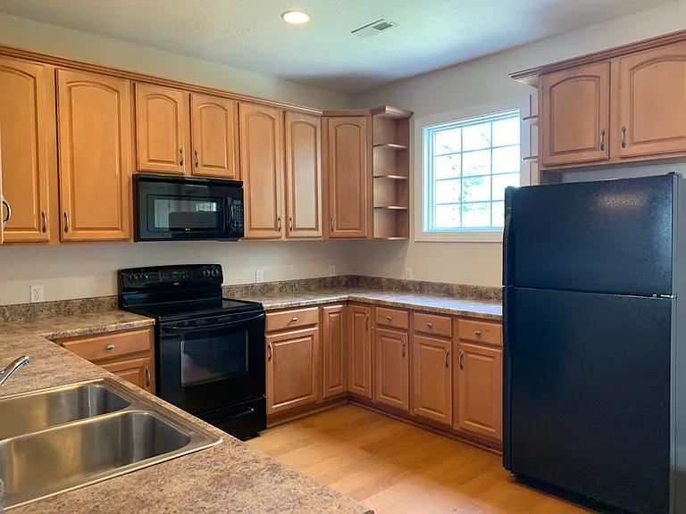 262 Sheliah Ct — Photo 14