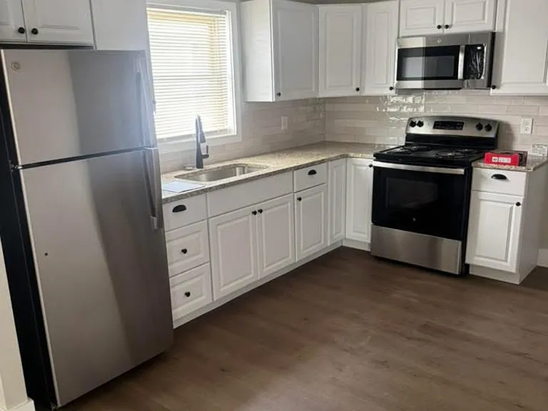 218 E Bowne Blvd — Photo 5