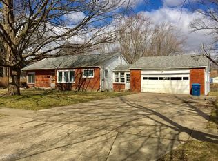 2105 Paddington Rd, Kalamazoo, MI 49001