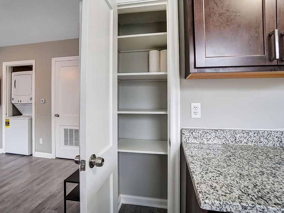 1st image of 330 Helen St APT 5