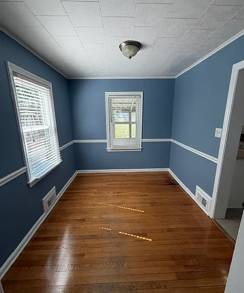 639 Emerson St NE — Photo 9