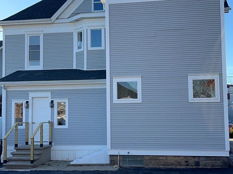 931 Oakland Ave — Photo 2