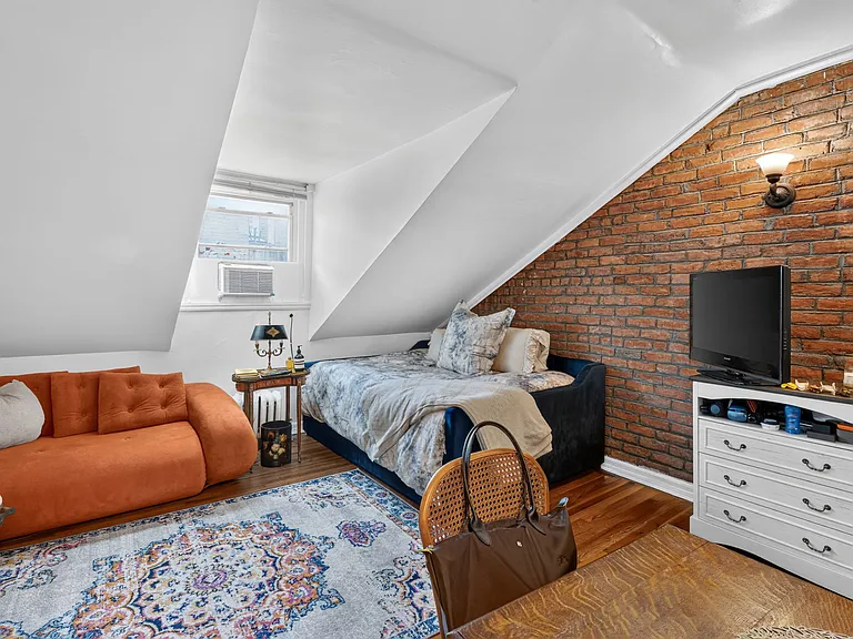 406 W 22nd St #5R — Photo 2