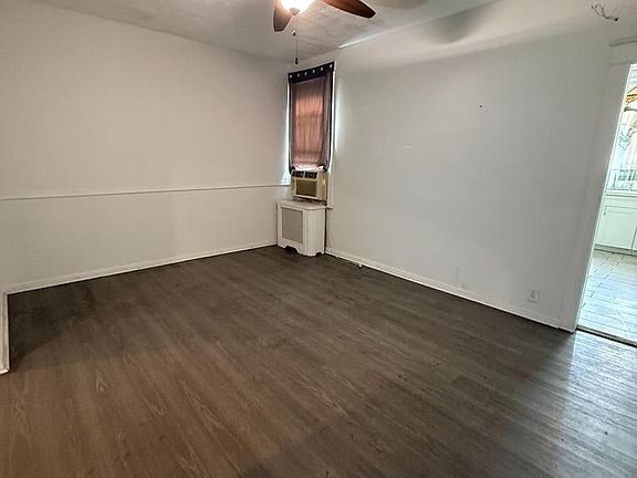 5th image of 3202 Unruh Ave