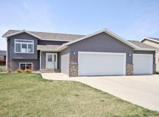 4731 51st St S, Fargo, ND 58104