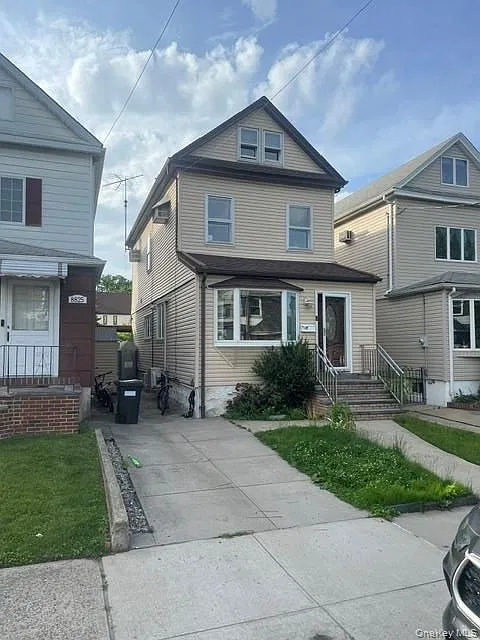 5 bed, 2.0 bath, 1400 sqft, $5,000 — Photo 2