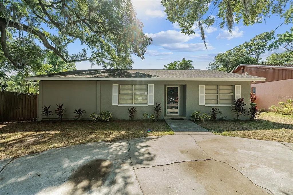 4 bed, 2.0 bath, 1762 sqft, $2,095 — Photo 1