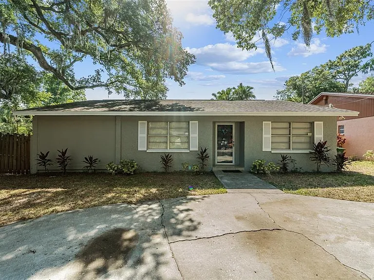 9616 N Oklawaha Ave #1/2 — Photo 1