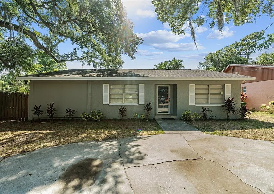 9616 N Oklawaha Ave #1/2