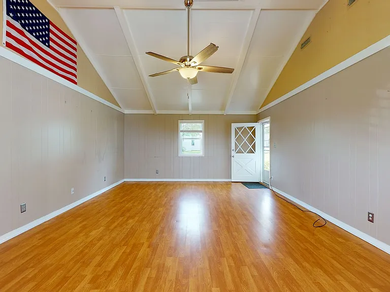 108 Hawkins Creek Ln — Photo 16