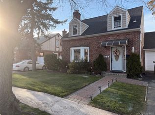 25 Crowell Street, Hempstead, NY