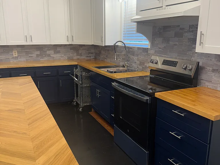 503 Jefferson St — Photo 2