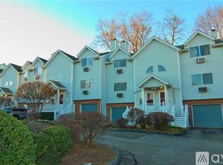 1186 Hope St APT E, Stamford, CT 06907