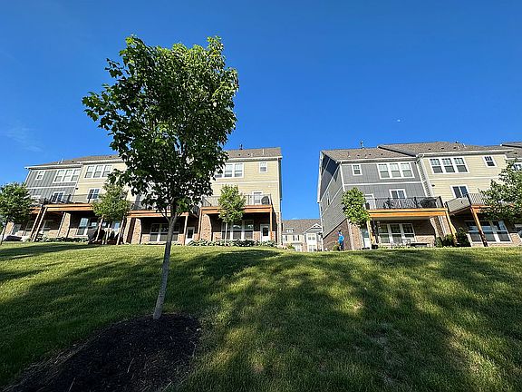 3rd image of 16068 Barringer Ct